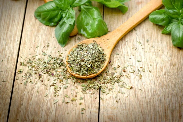 Albahaca deshidratada en escamas por 1 Kg      